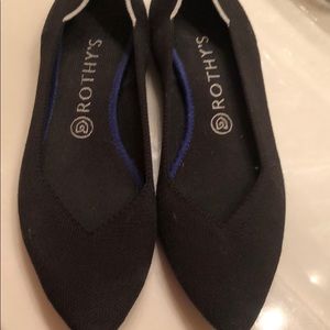 Rothy’s black pointy flats